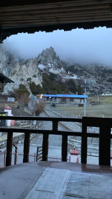 Manang via milarepa cave and blue lake